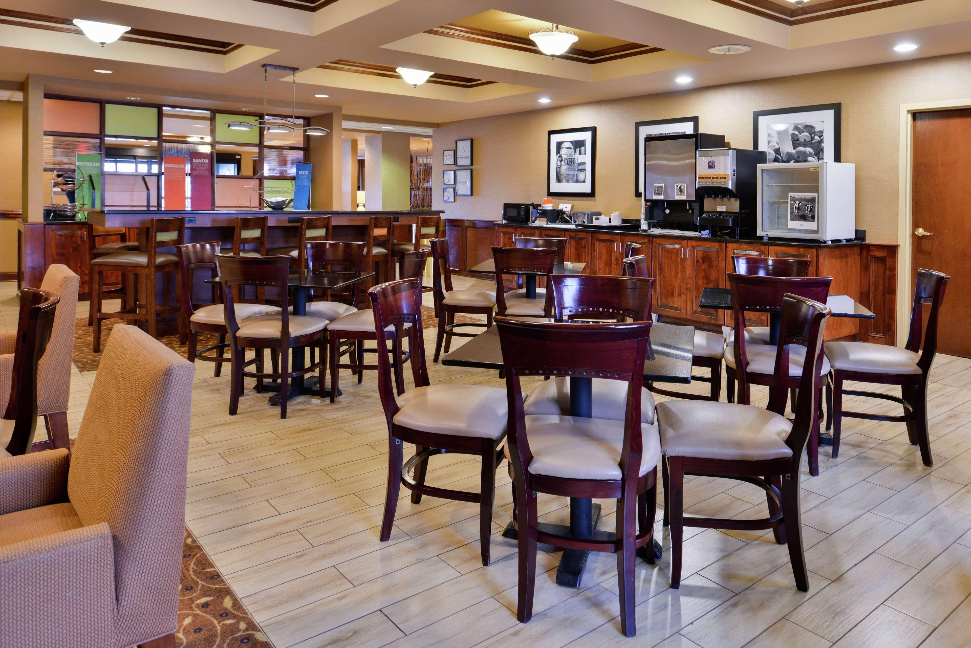 Hampton Inn Greensboro East / Mcleansville Exterior foto